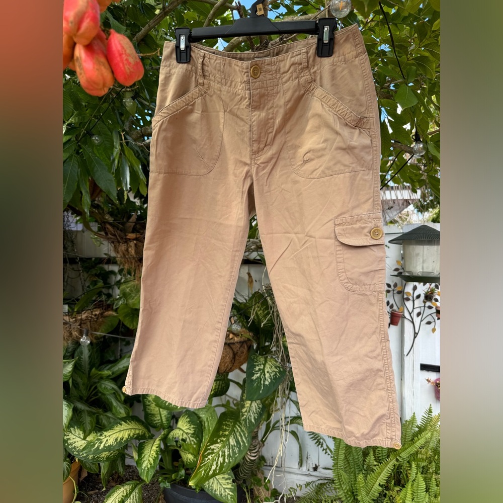 Vintage G.H. Bass & Co Khaki Capri Pants